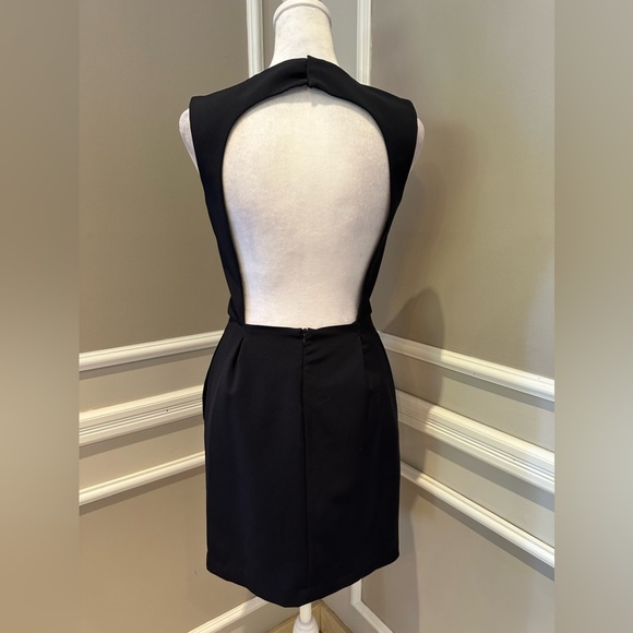 Zara Basic Navy Blue Large Keyhole cocktail dress with pockets - size XS - Picture 10 of 16